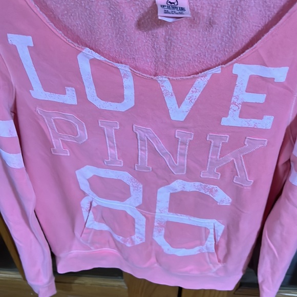 VS PINK Shirt - Picture 4 of 4